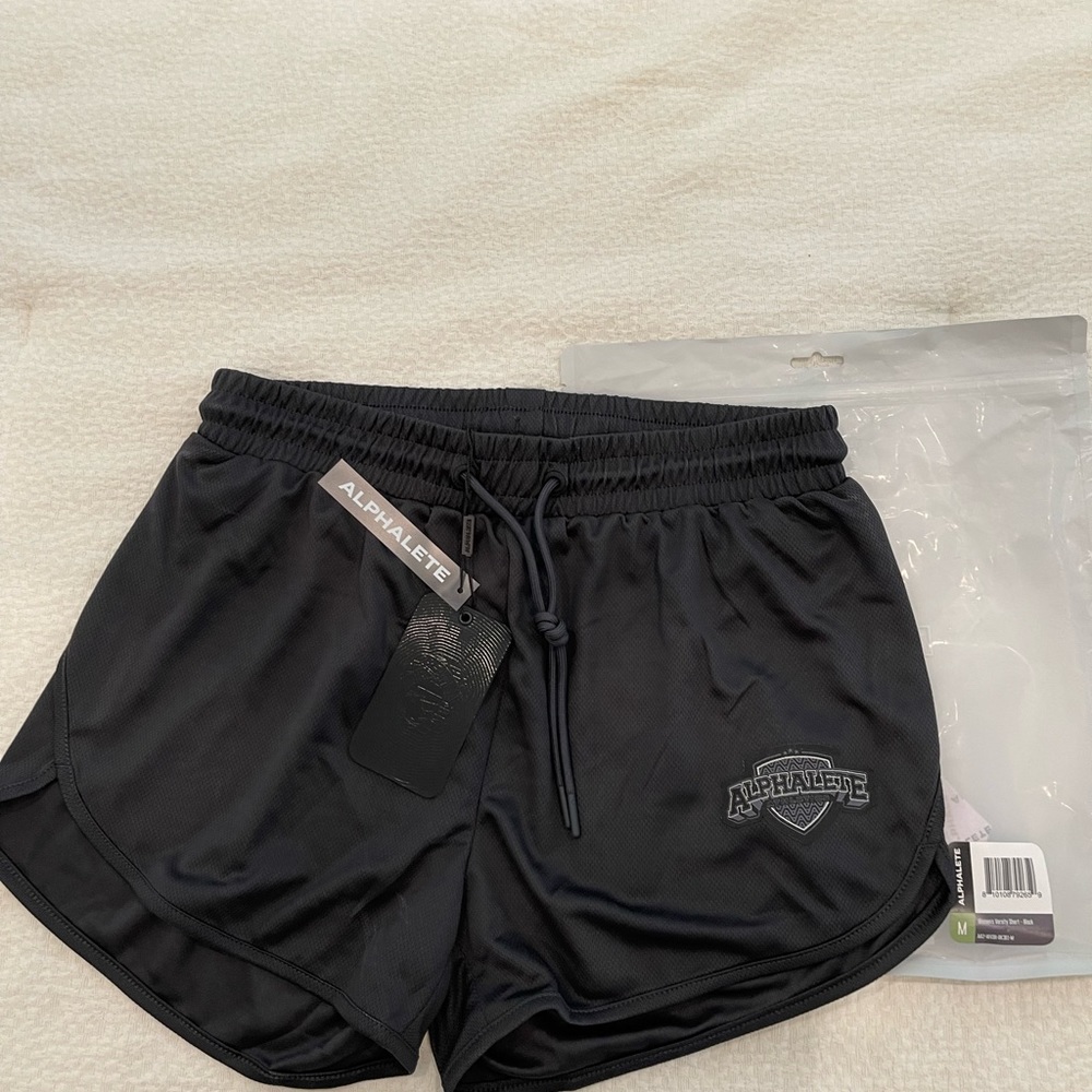 Alphalete Varsity Short 3.25”